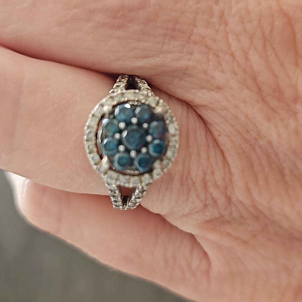 Women's 14kt white gold, white and blue diamond ring